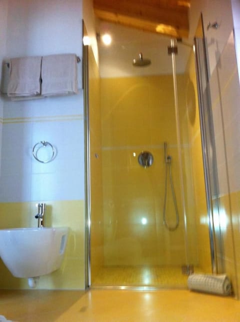 Double or Twin Room | Bathroom | Shower, free toiletries, hair dryer, towels