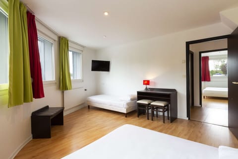 Room, Multiple Beds | Desk, blackout drapes, soundproofing, cribs/infant beds