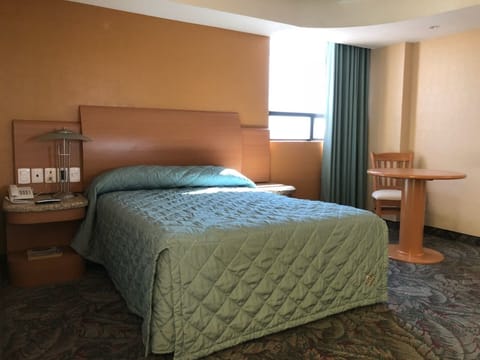 Room | Desk, free WiFi, bed sheets