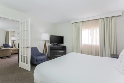 Executive Suite, 2 Bedrooms, Non Smoking | Premium bedding, desk, laptop workspace, blackout drapes