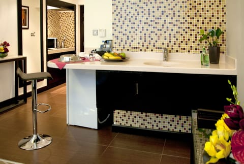 Coffee/tea maker, electric kettle