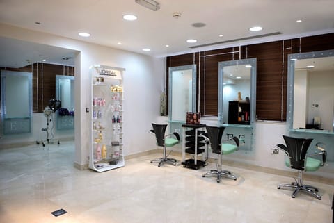 Sauna, steam room, body treatments, aromatherapy, hot stone massages