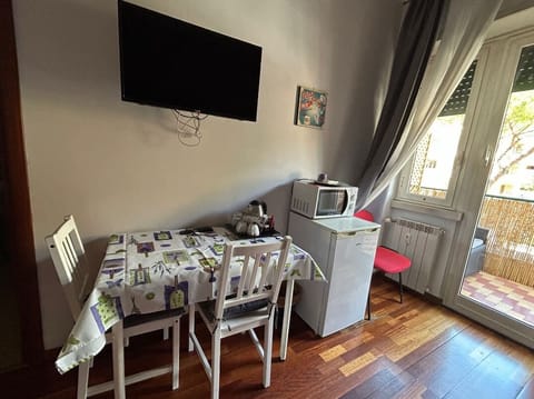 Superior Triple Room | 1 bedroom, down comforters, desk, laptop workspace