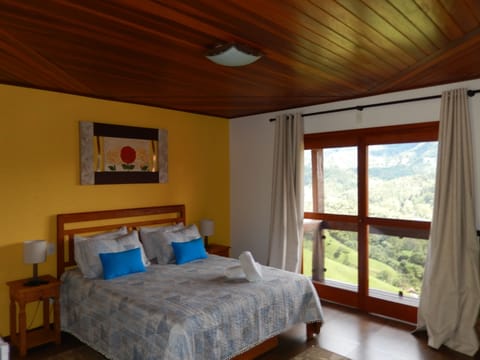 Comfort Chalet, Mountain View | Minibar, free WiFi, bed sheets