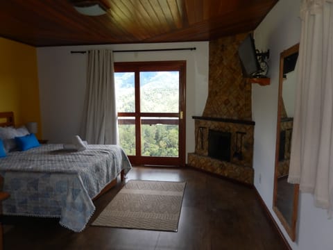Comfort Chalet, Mountain View | Minibar, free WiFi, bed sheets
