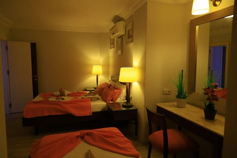 Family Room | 1 bedroom, desk, free WiFi, bed sheets