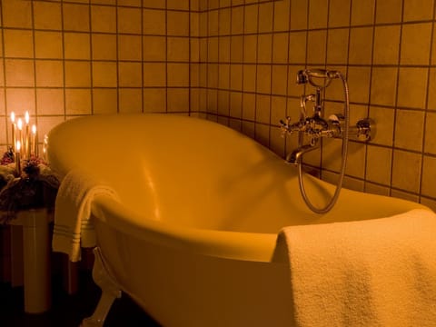 Romantic Suite, 1 King Bed, Balcony, Mountain View | Bathroom | Combined shower/tub, deep soaking tub, free toiletries, hair dryer