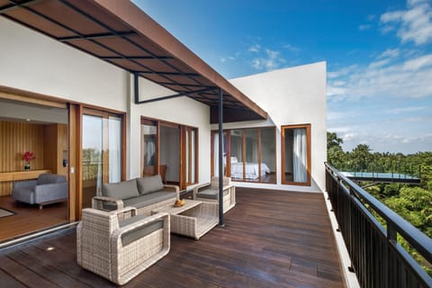 Penthouse, 1 King Bed, Balcony, Garden View (Puri) | Premium bedding, minibar, in-room safe, desk