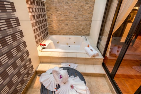 Romantic Villa, Jetted Tub | Bathroom | Shower, hair dryer, bathrobes, towels