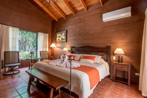 Romantic Villa, Jetted Tub | In-room safe, iron/ironing board, free rollaway beds, free WiFi
