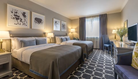 Deluxe Twin Room | Premium bedding, desk, laptop workspace, blackout drapes