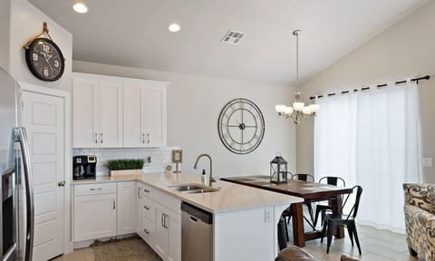 Fully stocked gourmet kitchen featuring all the comforts of home