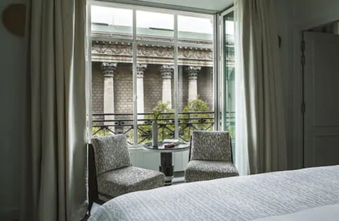 Suite Madeleine | Premium bedding, minibar, in-room safe, desk