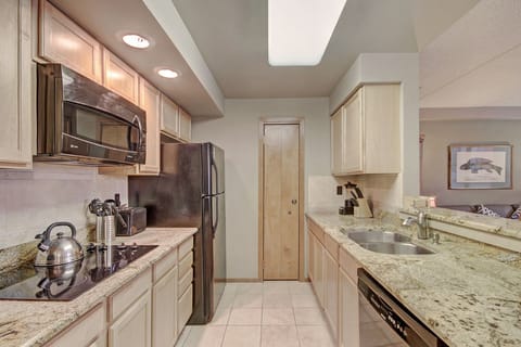 Condo, 1 Bedroom | Private kitchen | Fridge, microwave, oven, dishwasher