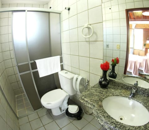 Double or Twin Room | Bathroom | Shower, hair dryer, towels