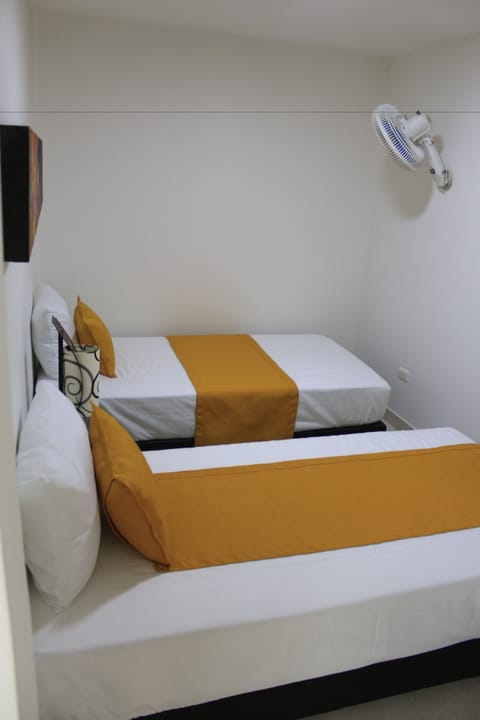 Basic Twin Room, 2 Twin Beds | Free WiFi, bed sheets