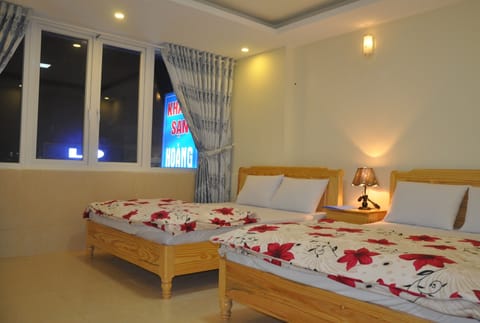 Deluxe Double or Twin Room, 1 Bedroom, Non Smoking, City View | Living area | 32-inch flat-screen TV with cable channels, TV