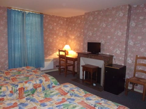 Triple Room | Premium bedding, desk, blackout drapes, iron/ironing board