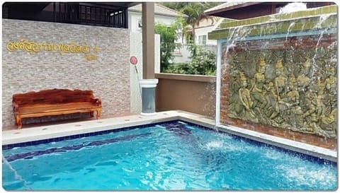 Wongsuwan Pool Villa 4 (5 bedrooms) | Terrace/patio