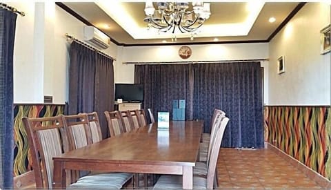 Wongsuwan Pool Villa 4 (5 bedrooms) | In-room dining