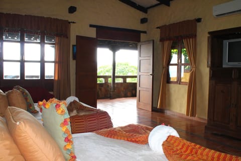 Comfort Villa, 2 Double Beds, Non Smoking | Free WiFi