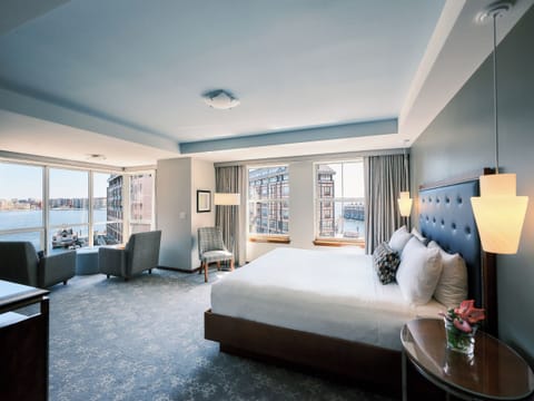 Suite, 1 Bedroom (Waterview) | Frette Italian sheets, premium bedding, down comforters, pillowtop beds