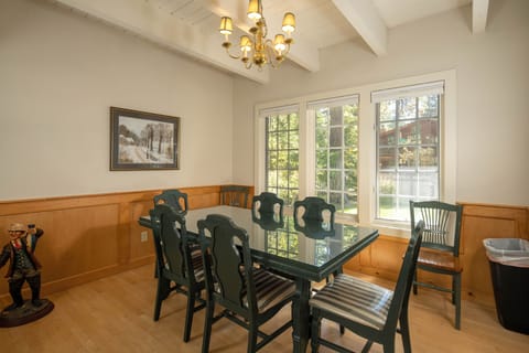 Dollar Point Lodge Dining Area - Dollar Point Lodge Dining Area