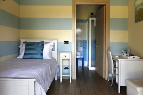 Standard Single Room | 1 bedroom, minibar, desk, free WiFi