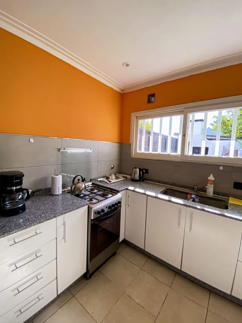 Family House, 2 Bedrooms, 2 Bathrooms, City View | Private kitchen | Fridge, microwave, oven, stovetop