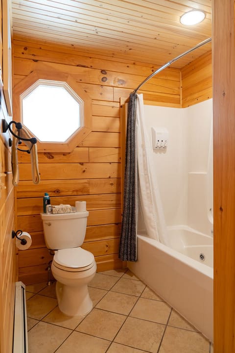 Comfort Shared Dormitory, Mixed Dorm, Private Bathroom | Room amenity