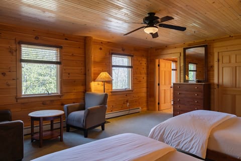 Comfort Single Room, 2 Queen Beds, Private Bathroom | Room amenity