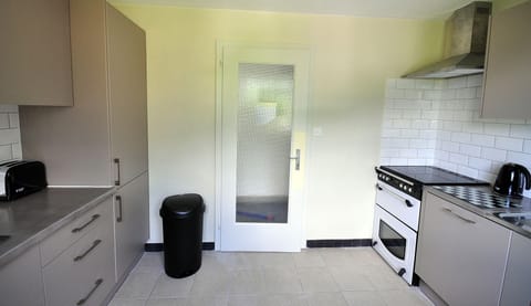 Fully equipped kitchen for 12 clients