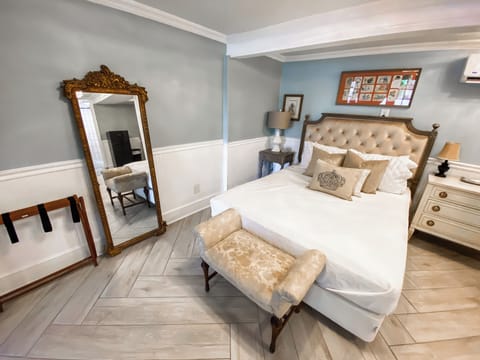 The Chic Studio Cottage | Individually decorated, individually furnished, free WiFi, bed sheets