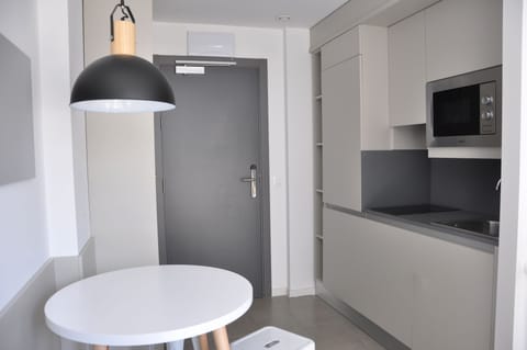 Superior Studio, Terrace | Private kitchenette | Fridge, microwave, stovetop, cookware/dishes/utensils