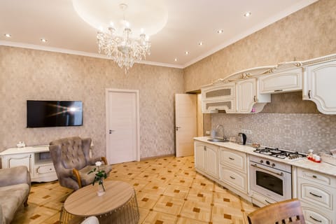 Royal Apartment, 4 Bedrooms, Balcony, City View | Private kitchen | Fridge, microwave, stovetop, coffee/tea maker