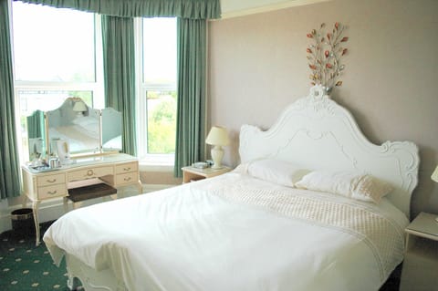 Double Room, Ensuite | Desk, iron/ironing board, free WiFi