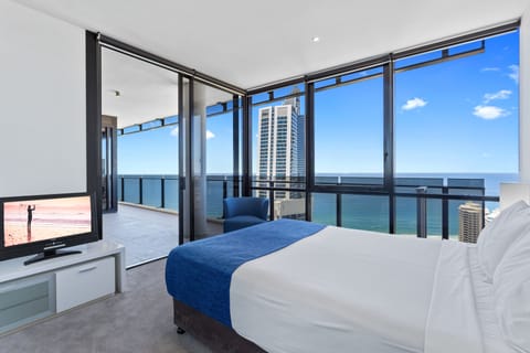 Sub Penthouse, 3 Bedrooms, 2.5 Bathrooms, Ocean View (Level 43)  | View from room