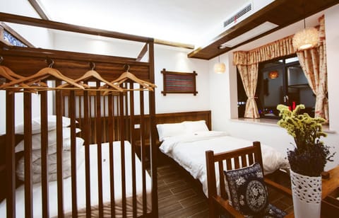 Superior Room | Premium bedding, down comforters, pillowtop beds, desk
