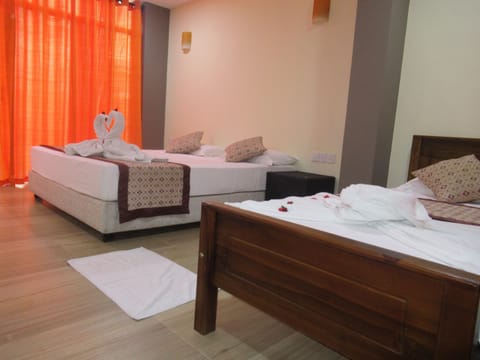 Standard Double or Twin Room, 1 Bedroom, Non Smoking, Partial Ocean View | Minibar, in-room safe, desk, iron/ironing board