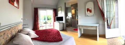 Minibar, individually decorated, individually furnished, desk