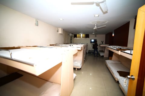 Dormitory 20 Persons | Premium bedding, free WiFi, bed sheets