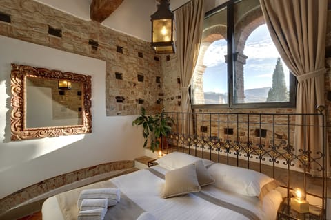 Apartment, 2 Bedrooms | Premium bedding, down comforters, in-room safe, blackout drapes