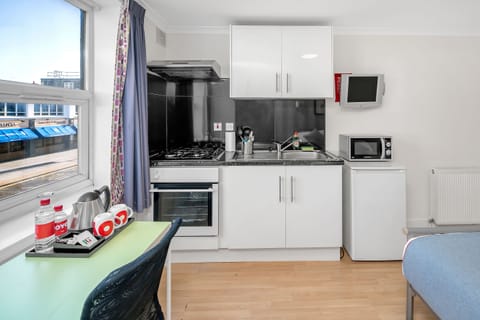 Double Studio | Private kitchen | Fridge, microwave, electric kettle, toaster