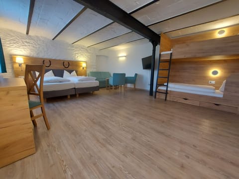 Superior Quadruple Room | Free WiFi, bed sheets