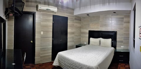 Standard Single Room, 1 Double Bed | In-room safe, desk, free WiFi, bed sheets