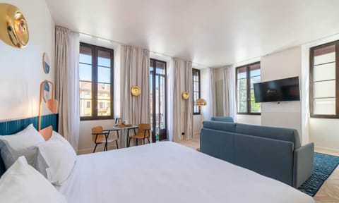 Suite Empereur | In-room safe, free WiFi, bed sheets