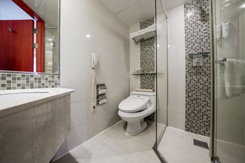 Corner Double Room (Myeong dong View) | Bathroom | Free toiletries, hair dryer, slippers, bidet