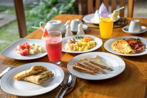 Daily continental breakfast (IDR 75000.00 per person)