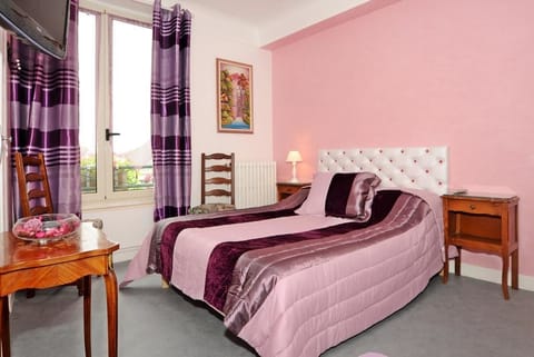 Double Room | Premium bedding, individually decorated, desk, blackout drapes