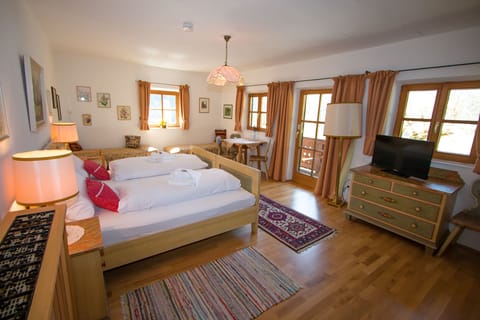 Double Room | In-room safe, free WiFi